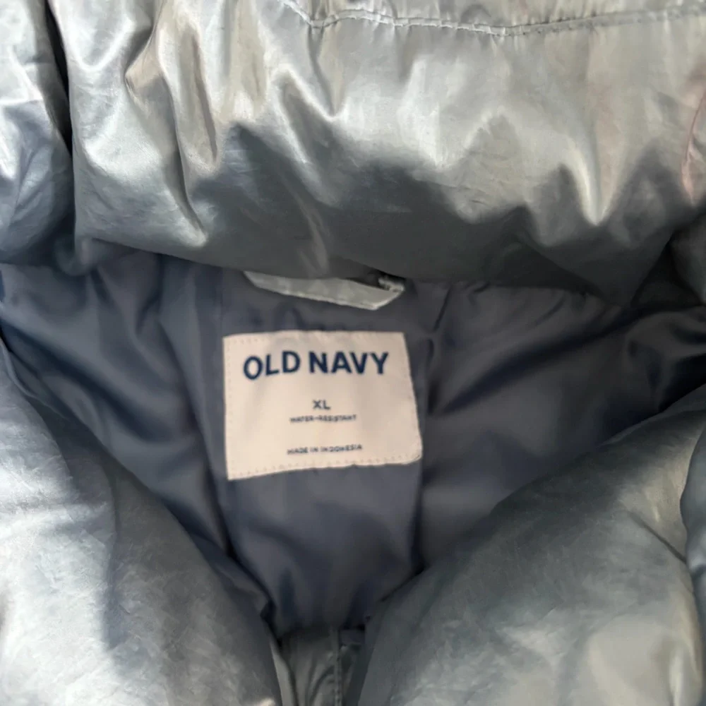 Old Navy Silver Puffer Jacket - Picture 3 of 5